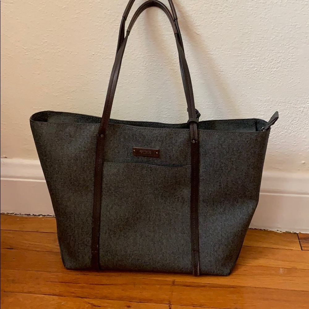 Tumi Small Q Tote